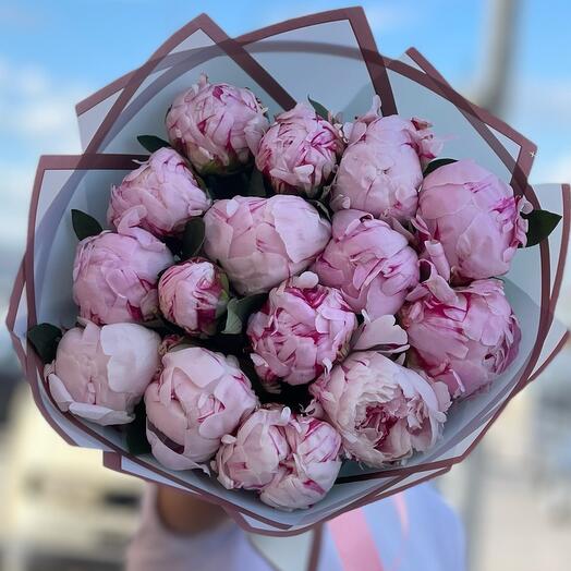 Bouquet of 15 peonies