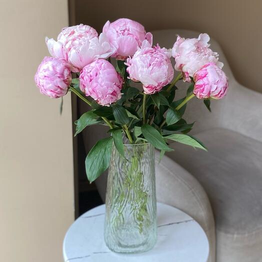 7 нежных пионов с вазой 🌸💕