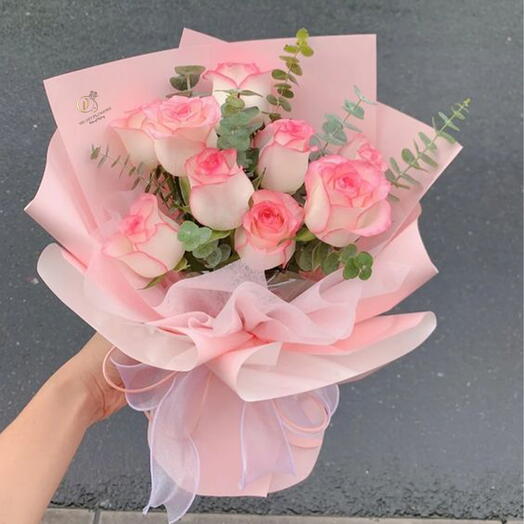 Pink Roses Small Stylish Bouquet
