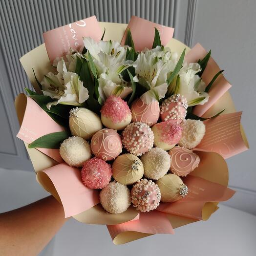 Букет з полуниці в шоколаді з альстромерією