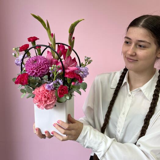 Корзина с цветами 1 сентября 🩷