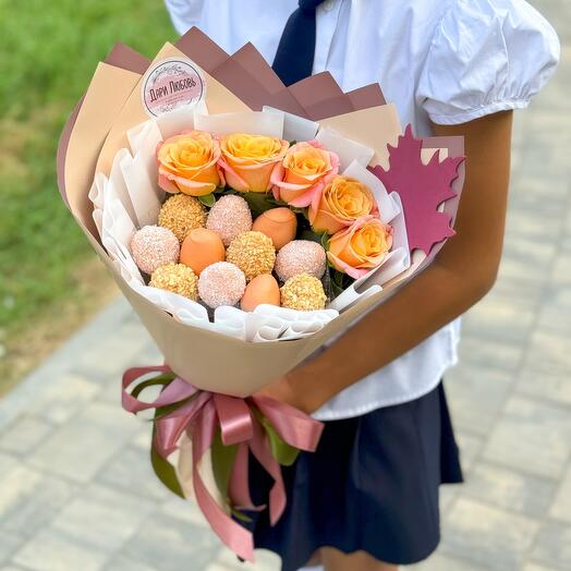 Нежный кремовый розы и клубника Барокко
