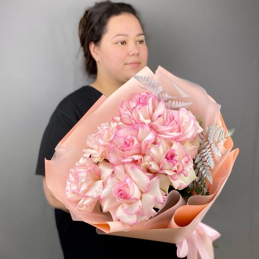 Монобукет с французскими ажурными розами.Букет 223 Milin bouquet