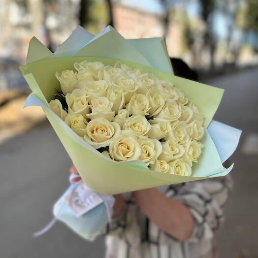 Букет из 35 белых роз