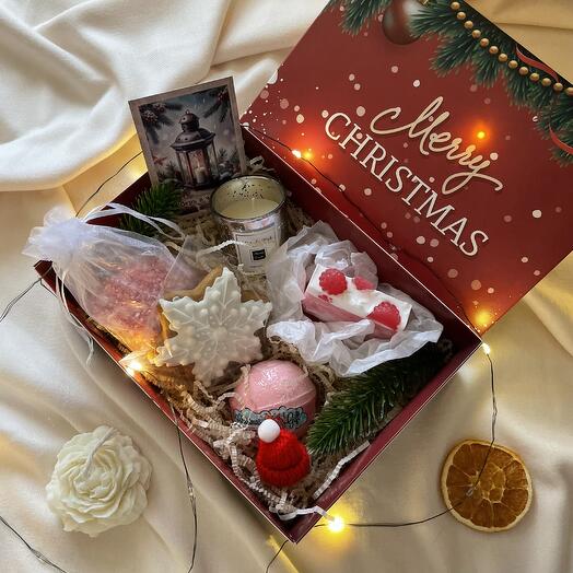 Подарочный набор с соевой свечой, бьюти бокс с мылом и солью, бомбочкой для ванны (для мамы, женщин, подарки на новый год)