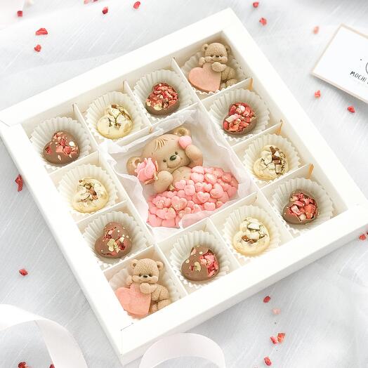 Подарочный набор «Amore» из нежных конфет и фигурки ручной работы.Нежный подарок для девушки/парня,комплимент близким