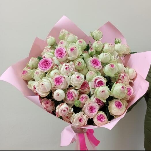 Букет из 9 пионовидных  кустовых роз Джелато