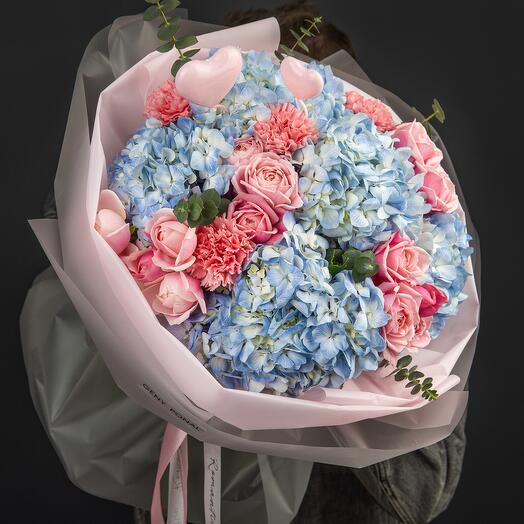 Авторский букет "Valentine ️" с пионовидными кустовыми розами