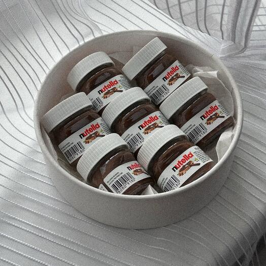 Круглая коробка с мини нутеллой