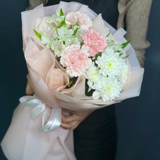 Ramo perfecto de alstroemeria y Dianthus con crisantemo arbusto