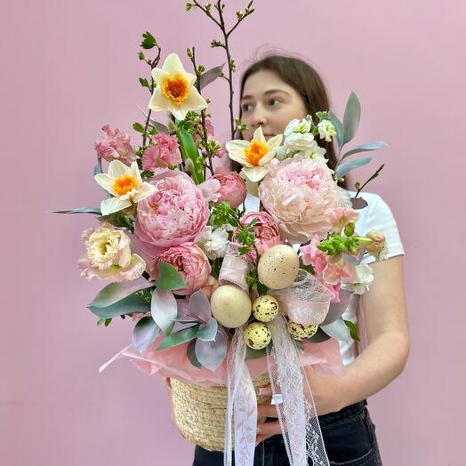 Пасхальная воздушная композиция с пионами , нарциссами🩷