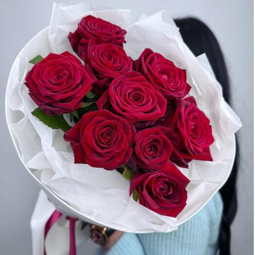 Bouquet of 9 Red Naomi roses, 50 cm