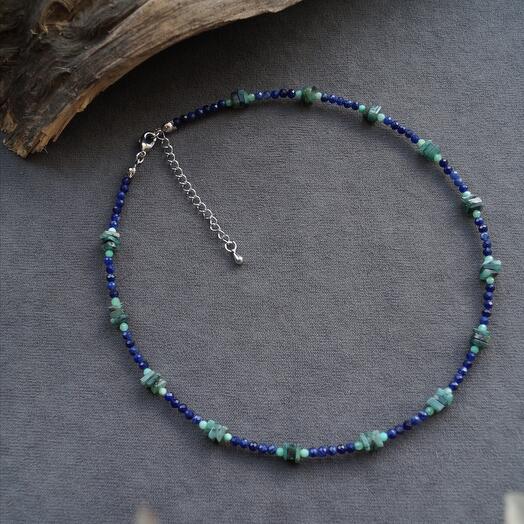 Чокер из содалита, хризопраза и изумруда