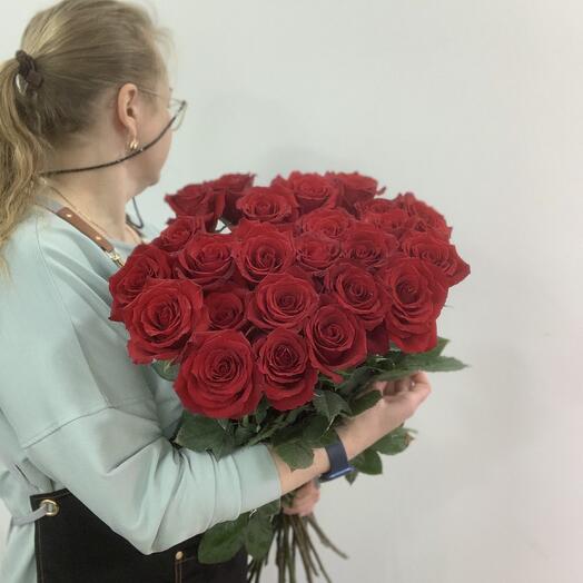 Букет из 25 красных роз
