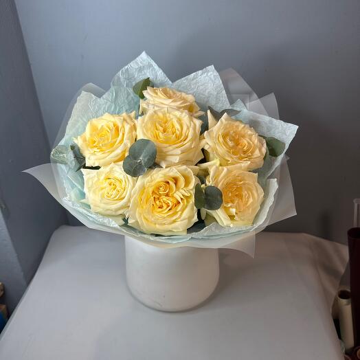 Bouquet of 7 peony-shaped Candelight roses