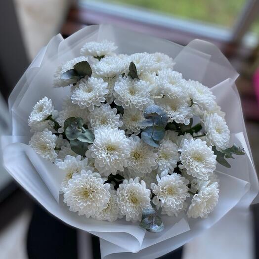 Белые хризантемы