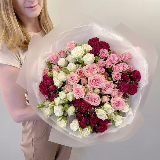 Mixed bouquet with spray roses