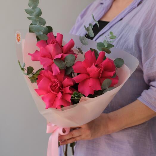 Розы французские с эвкалиптом