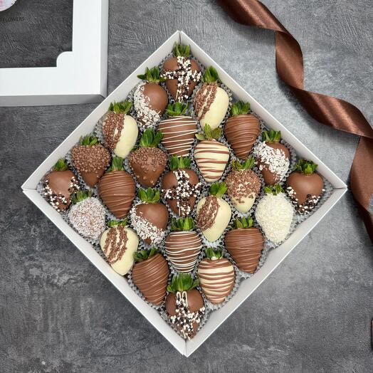 Набор Chocolate из 25 клубник в шоколаде