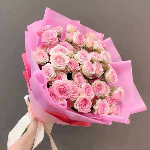 15 bush roses in a pink package