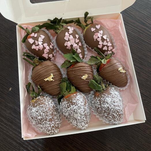 Клубника в шоколаде 9 шт