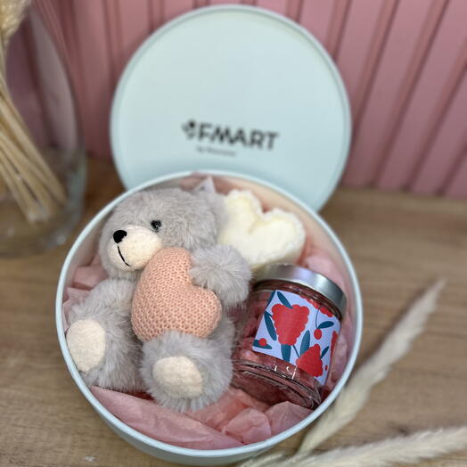 Подарочный набор с игрушкой и леденцами