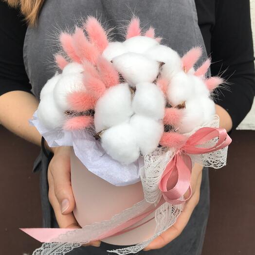 Композиция из хлопка и лагуруса 024