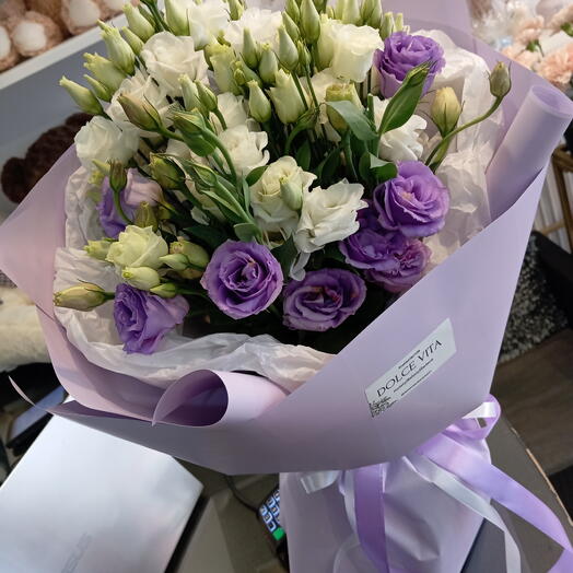 Buquê de eustoma roxa