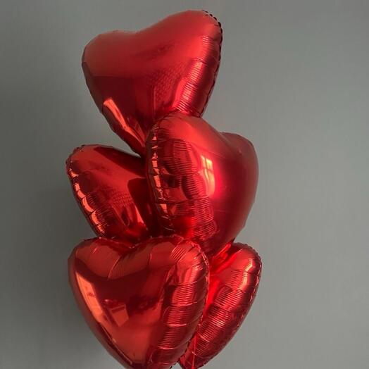 Фонтан фольгированных шаров в форме сердца ♥️
