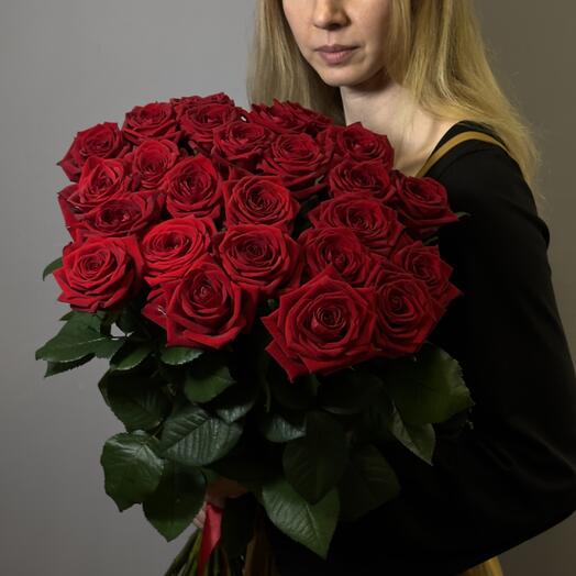 Букет из 25 красных роз