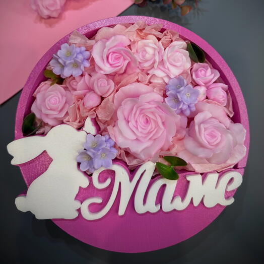 Цветы в коробке для мамы