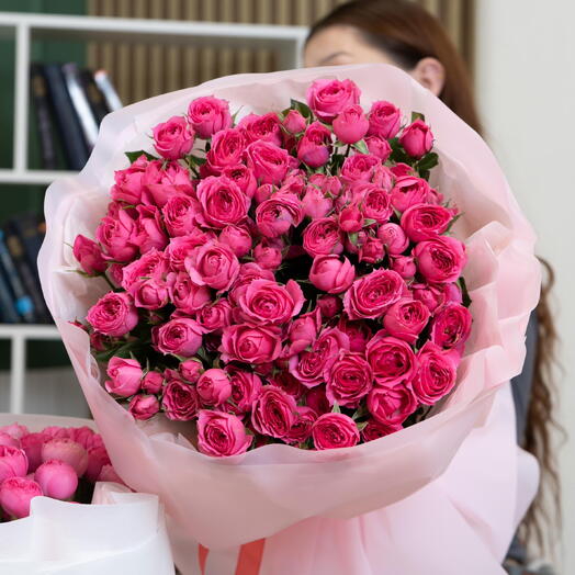 Кустовые розовые розы