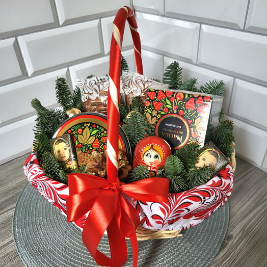 Корзина сл сладостями Матрёшка