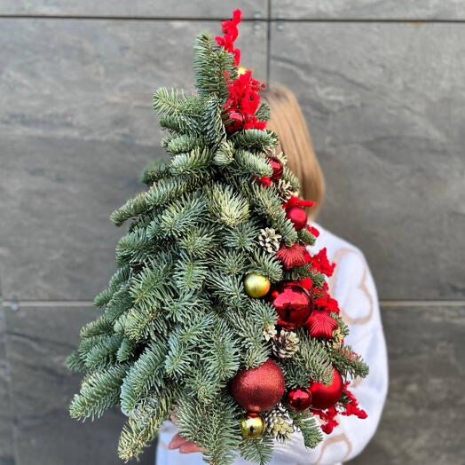 Декоративная ёлка из нобилиса