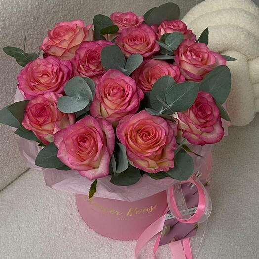 Нежные розы в горшке коробке 💝
