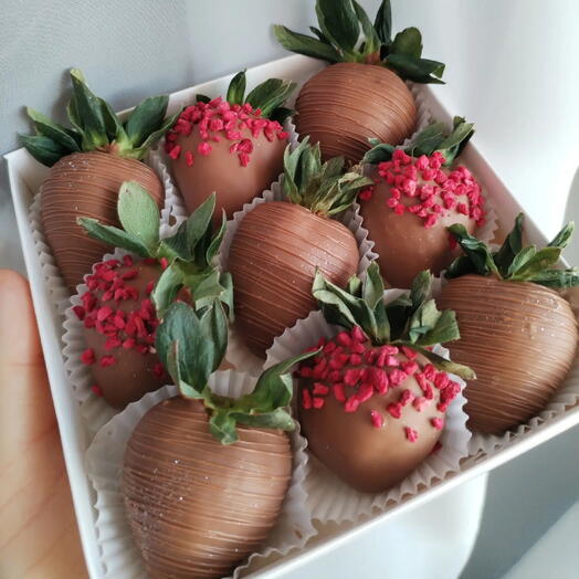 Клубника в молочном шоколаде