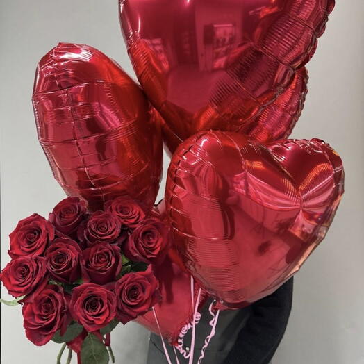 Набор 5шаров ️ и 11 красных роз
