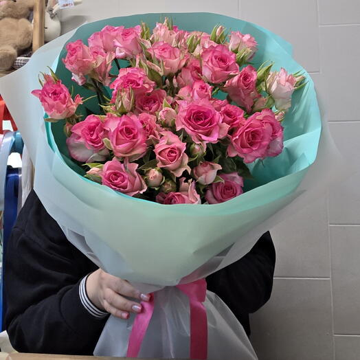 Розовый кругляш 😍 из кустовых роз пышный
