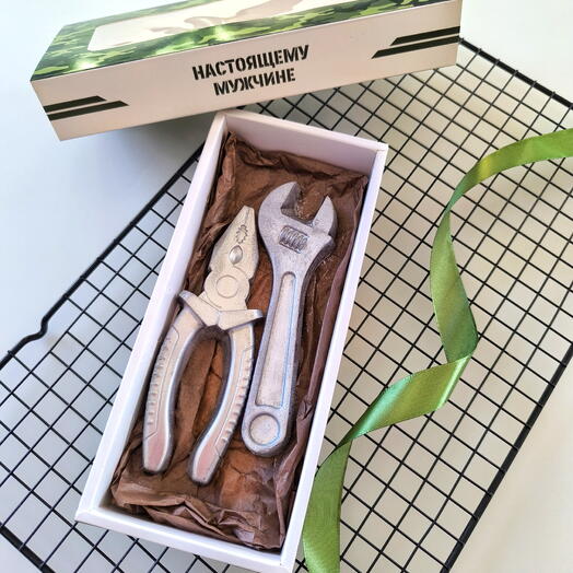 Шоколадные инструменты для мужчин