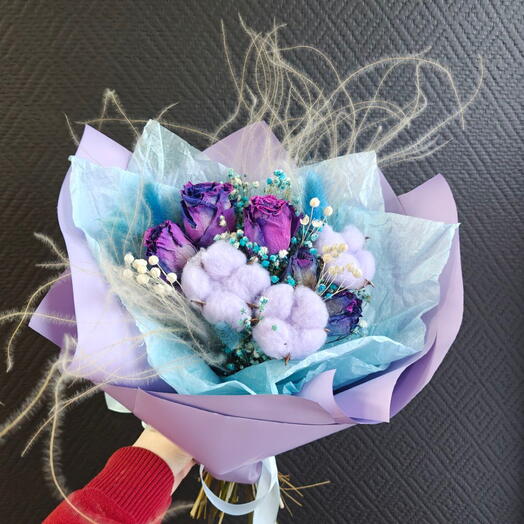 Букет из хлопка, высушенных роз, гипсофилы и ковыли