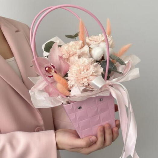 Нежная композиция в сумочке🌸