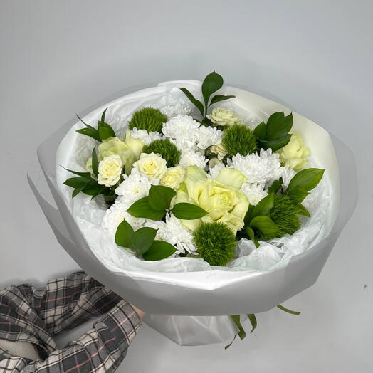 Букет с французской розой и рускусом
