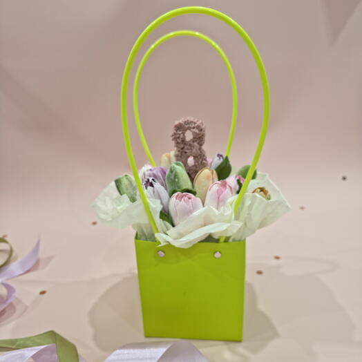 Салатовая сумочка с тюльпанами