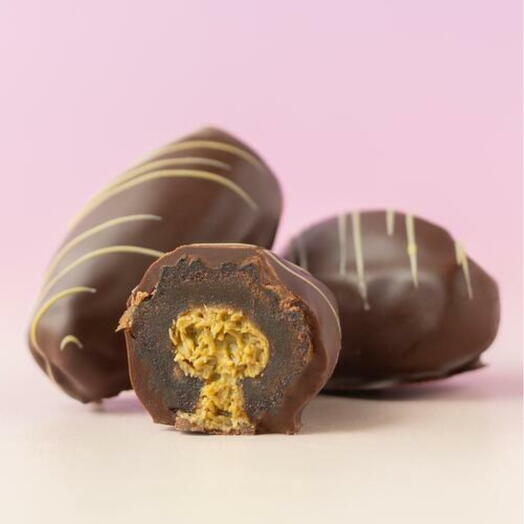 Финики в темном шоколаде с дубайской начинкой, 3 конфеты Кантата
