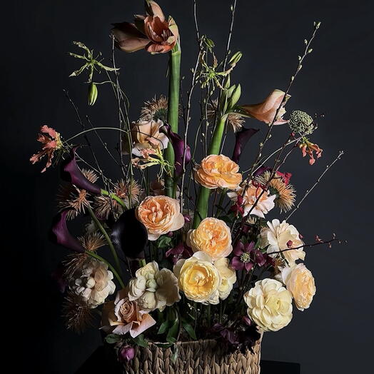 Корзина цветов "PEACH FLEUR"