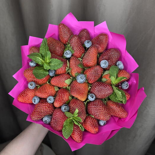 Букет из свежей клубники