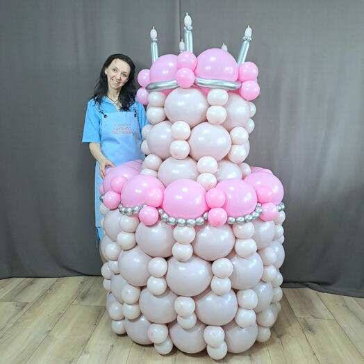 Большой торт из воздушных шаров , любого цвета