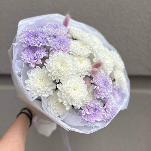 Букет пушистых хризантем в упаковке🪻💜 стойкий и нежный букет, который понравится каждой