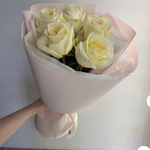 Букет из 5 роз роз пионовидных