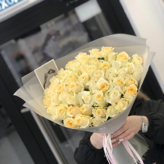 Букет из 51 белой розы Аваланж